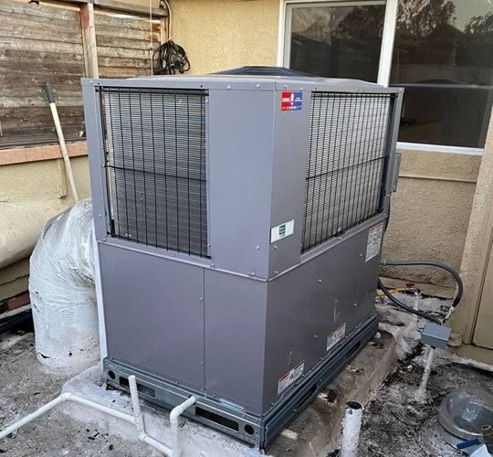 Package Gas Furnace / Air Conditioner Combination in Los Angeles, CA
